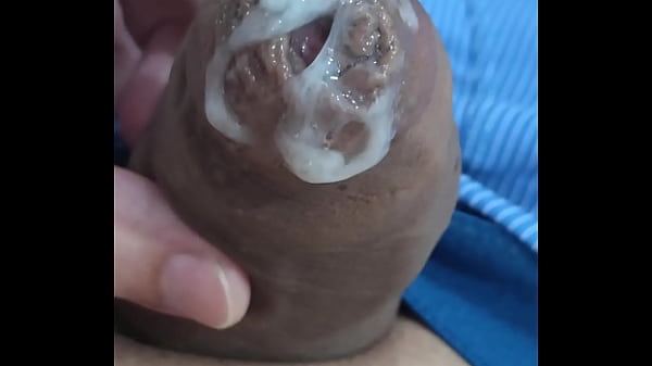 MEU PENIS TODO GOZADO, VEM ME LIMPAR