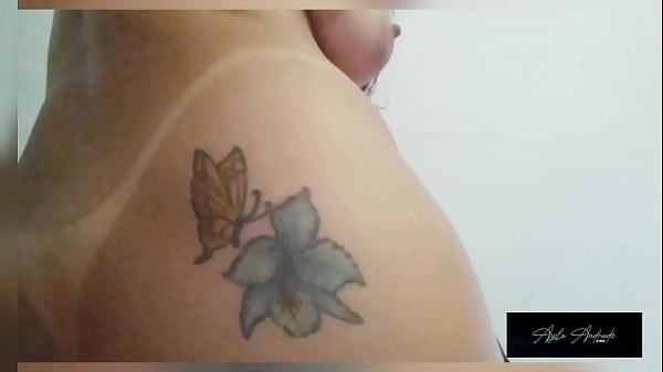 Masturba&ccedil;&atilde;o gostosa com dildo e bolinhas anais  