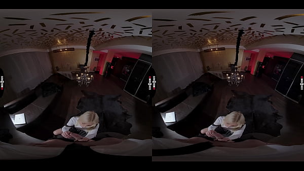 DARK ROOM VR - Lika Star In Trouble 