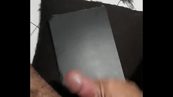 OLIVER MARX BATENDO PUNHETA E GOZANDO 