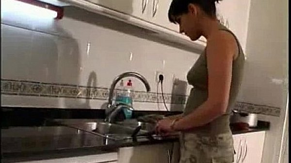 Interracial love in the kitchen - amateur Chilli