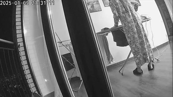 Настоящая измена.Жена трахается с другом пока муж на работе 