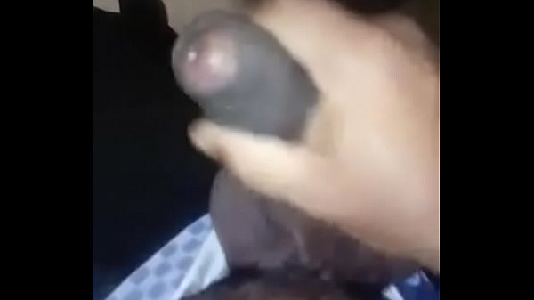 Macho gostoso gozando