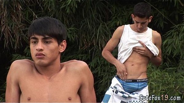 Jerking guy attracts a sunbathing twink  