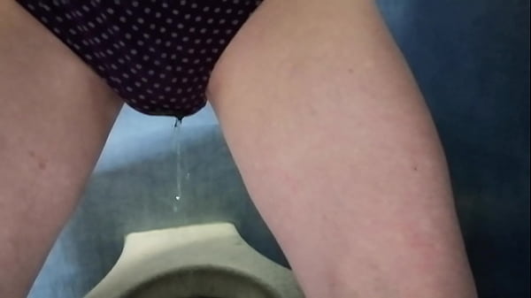 I just had to wet myself again in my knickers