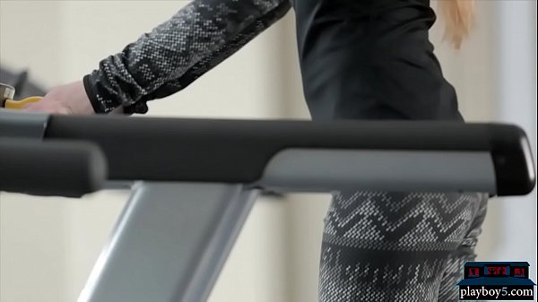 Tiny body blonde teen takes off her clothes in the gym