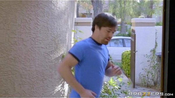 Brazzers - Jennifer White cheats on her BF with stud