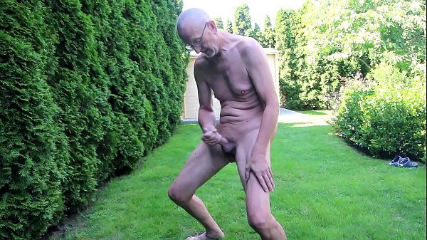 Nudeboy is wanking 132