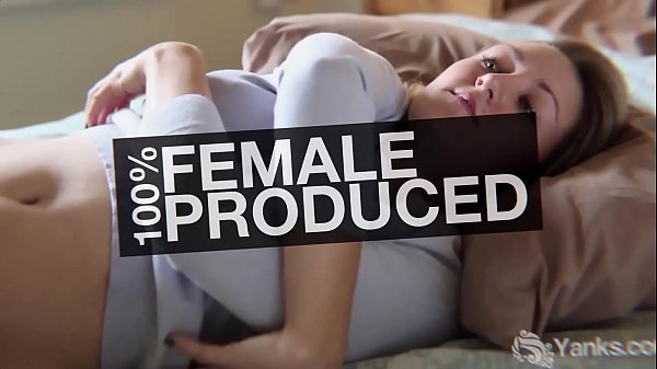 Sexy Yanks Turquoise Fucks Her Toys