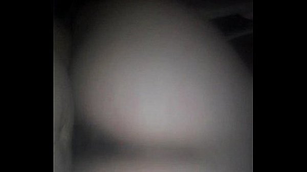 Asiendo sentones al amigo de mi esposo.