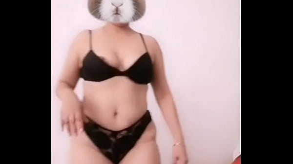 Coneja putita y encueradita