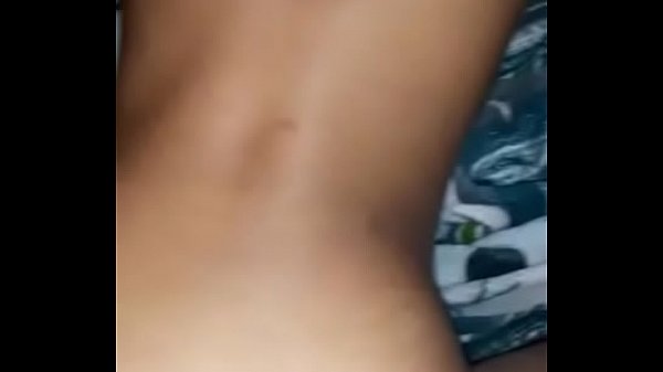 VISITE A MI VECINA, LA ENCONTRE DESNUDA Y ME LA COGI  