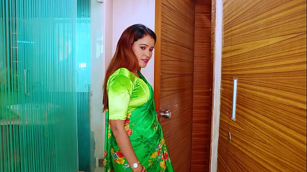 Super hot Indian Bhabhi playing with her milky boobs