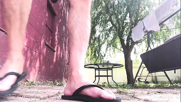 SECRET KINKY POSING WITH NEIGHBORS OUTSIDE  