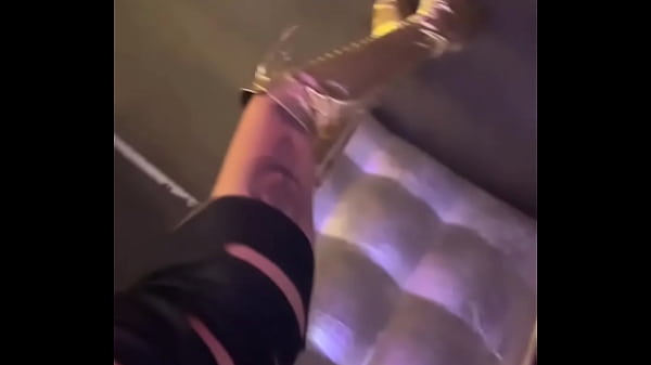 Rdv au salon de Lievin jusqu&rsquo;&agrave; 2hTu aimes ma tenue de aujourd&rsquo;hui Je ...  