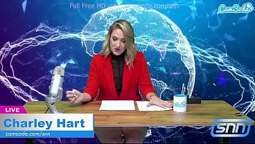 Camsoda - Horny MILF plays with pussy on air