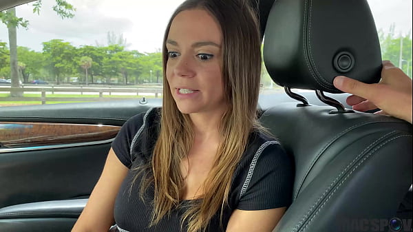 Car Sex with Intense Creampie for Hot Cuban Babe on Side of Road