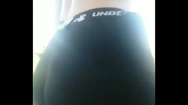 Ela n&atilde;o anda, ela desfila