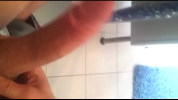 Porco italiano si masturba dicendo porcate