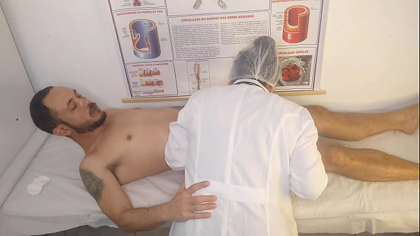 Enfermeira tem seu primeiro paciente de penis ereto!