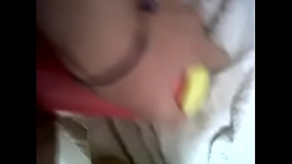 Colombiana Margaret se penetra con un vaso