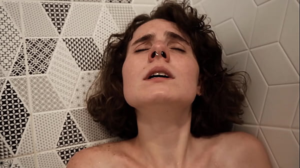 AFTER A DIFFICULT WORKING DAY I DECIDED TO RELAX - MASTURBATE IN THE BATHROOM