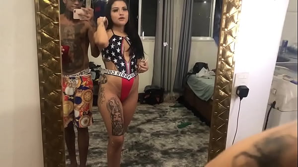 Novinha iniciante aguentou rola com vontade  