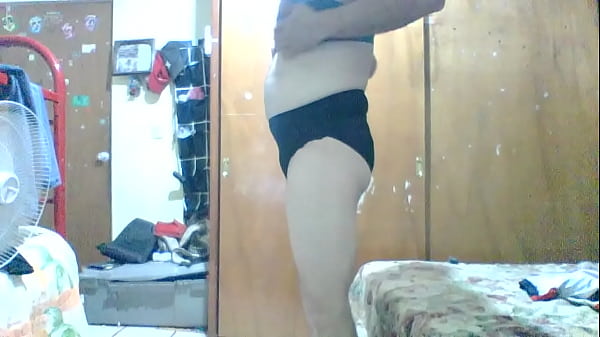 yo de perra ense&ntilde;ando el clitoris 