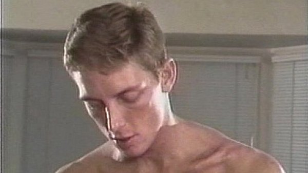 VCA Gay - Dont Kiss Me Im Straight - scene 2 - video 2  