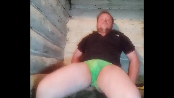A corrupt cop is pay off debts with his own fat ass))) A Russian guy fucks anal for money.  