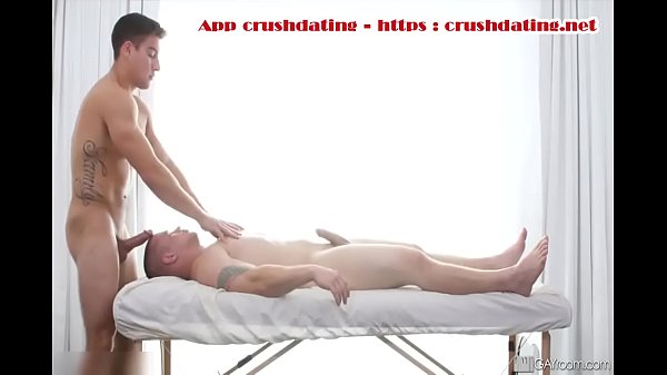 The film is shot directly in real life in the movie with hot scenes that make people always have sexual interest