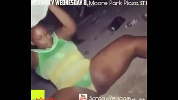 esta mujer quiero romperse el culo