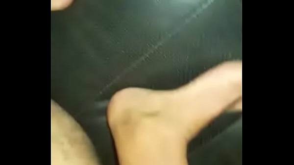 Brasilero me coge en su camioneta