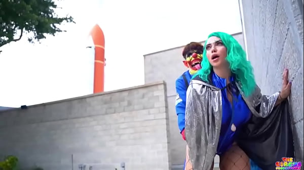 Mandimayxxx gets donkey fucked by Gibby the clown at famous space center