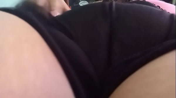 Mujer Madura toca su vagina rica 