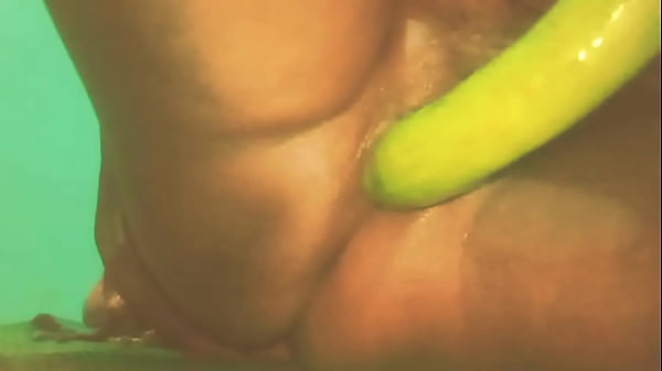 एशियन गांव कि लड़की ने बैंगन से चोदाई किया