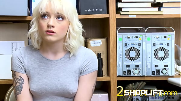 Blodne Teen r gets caught in the security office, she doesn't has more alternative than give some pleasure to the officer and enjoy the moment.