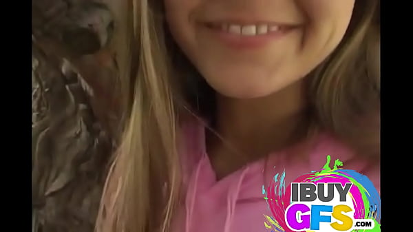 oudoor Photoshoot and closeup showing tight pussy