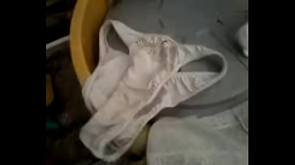 corriendome en las tangas de mi madre