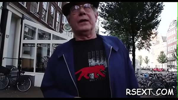 Older slut takes it hard 