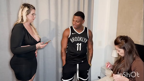 Tia Tiffany Montavani sua amiga contrata um acompanhante com penis Maior do Brasil para preencher seu vazio veja completo no XRD ou assina o fechado do Sheer