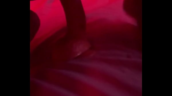 Jenifer brincando com vibrador at&eacute; gozar