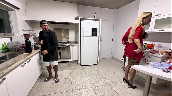 Encontrei o meu colega de quarto e n&atilde;o aguentamos de tesao 