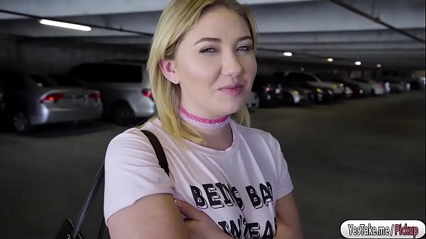 Zelda fucks for cash in the parking lot