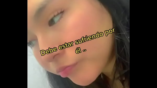 Cholita disfruta de perrear