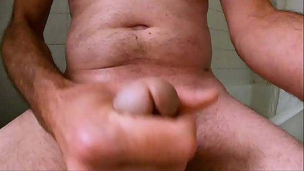 Masturbation molle et &eacute;jaculation d&eacute;goulinante - en slowmotion 