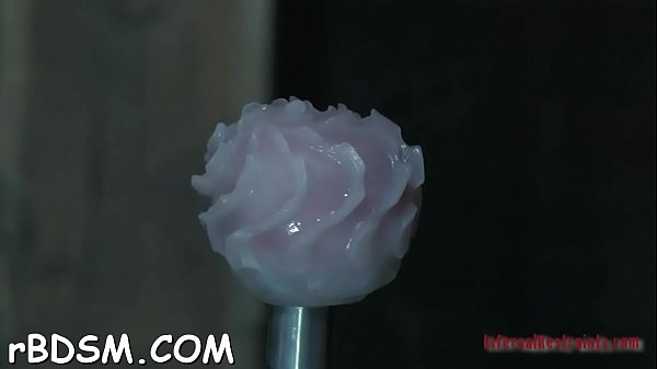 Masked beauty gets her titties bounded hard with toy drilling