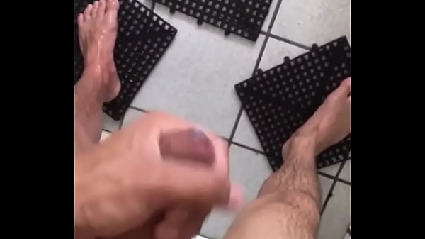 Novinho Gozando Muito Leite Quente