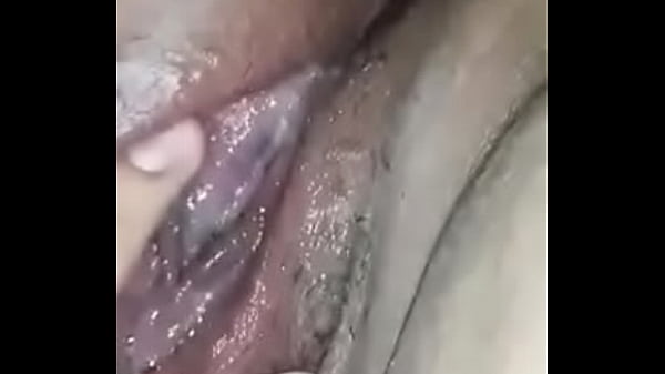 Satisfaci&eacute;ndose sola