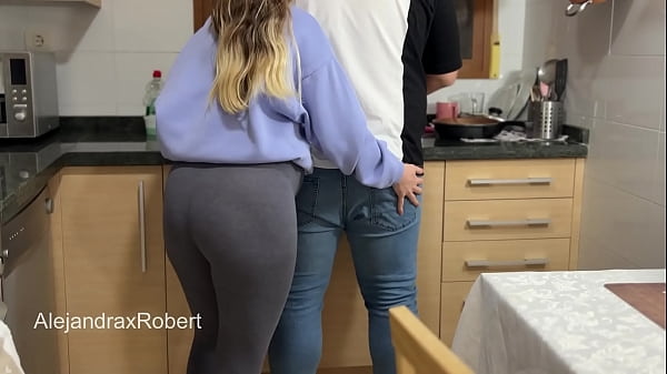 DEJA DE LAVAR LOS PLAOS Y FOLLAME YA